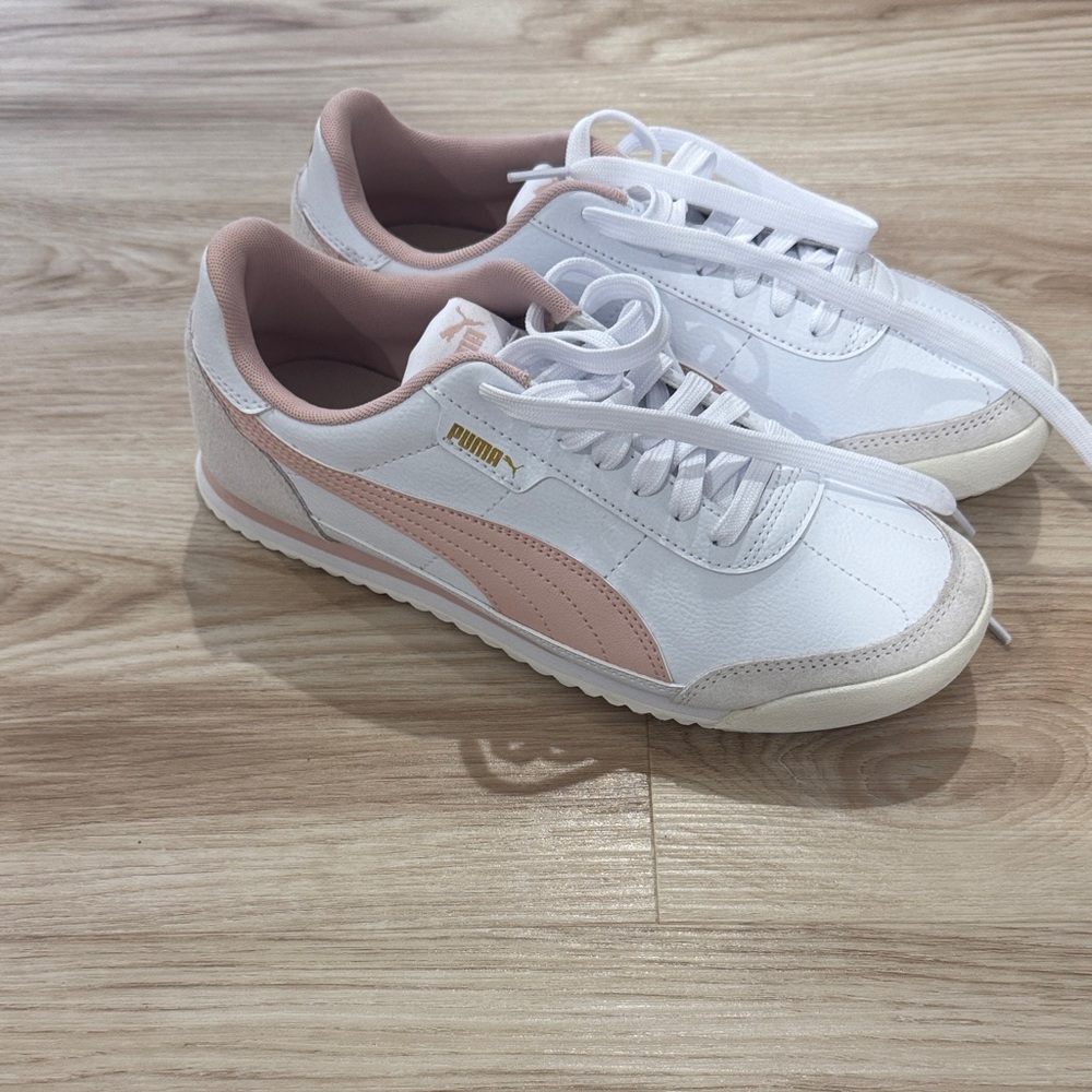 Puma Women's White and Light Pink Sneakers